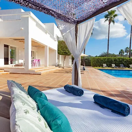 Near Ibiza Town Sleeps 8 - Fluxa Vila