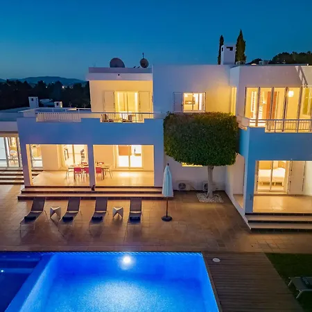 Near Ibiza Town Sleeps 8 - Fluxa Vila *