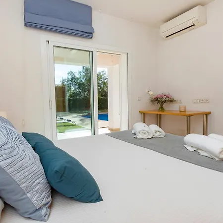 Villa Near Ibiza Town Sleeps 8 - Fluxa Can Furnet