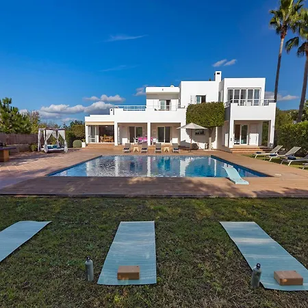 Villa Near Ibiza Town Sleeps 8 - Fluxa Can Furnet